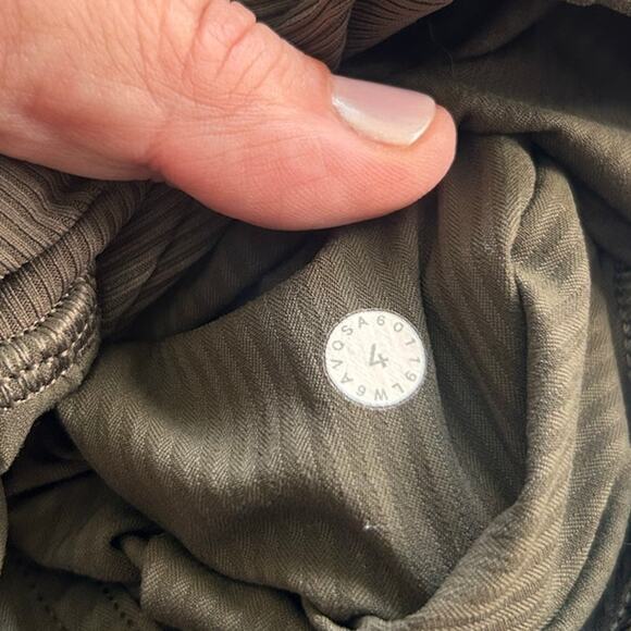 Lululemon Dance Studio Mid Rise Crop Joggers Drawstring‎ Pants Green Size 4 - Picture 8 of 8